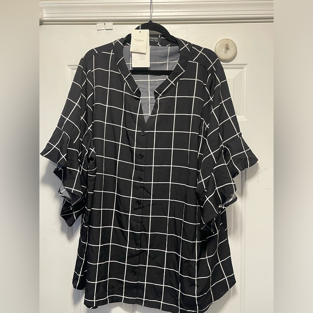 Nwt Plaid Notched Button Up Ruffle Sleeve Split H… - image 8